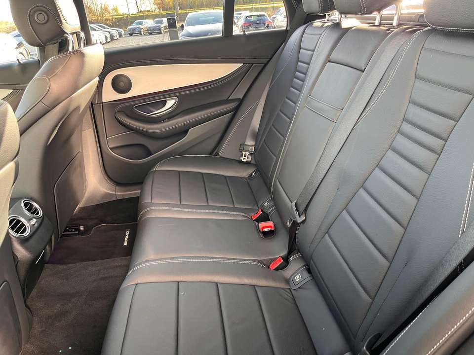 Mercedes-Benz E 200 - Imagem 12