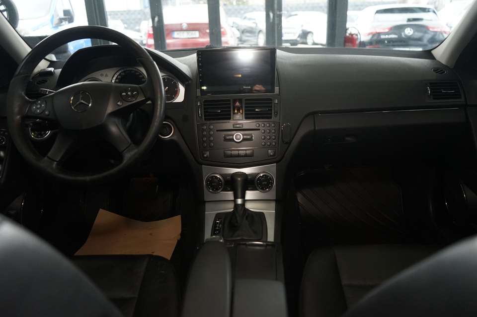 Mercedes-Benz C 320 - Imagem 7