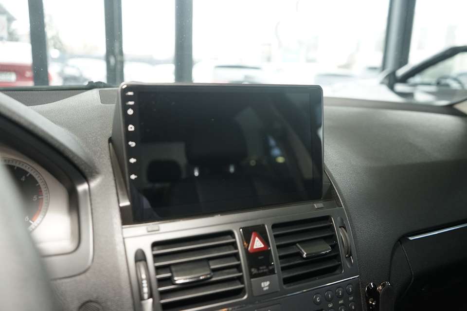 Mercedes-Benz C 320 - Imagem 10