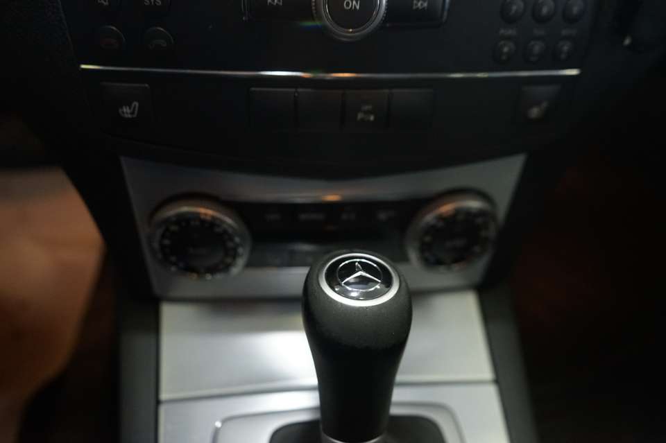 Mercedes-Benz C 320 - Imagem 11