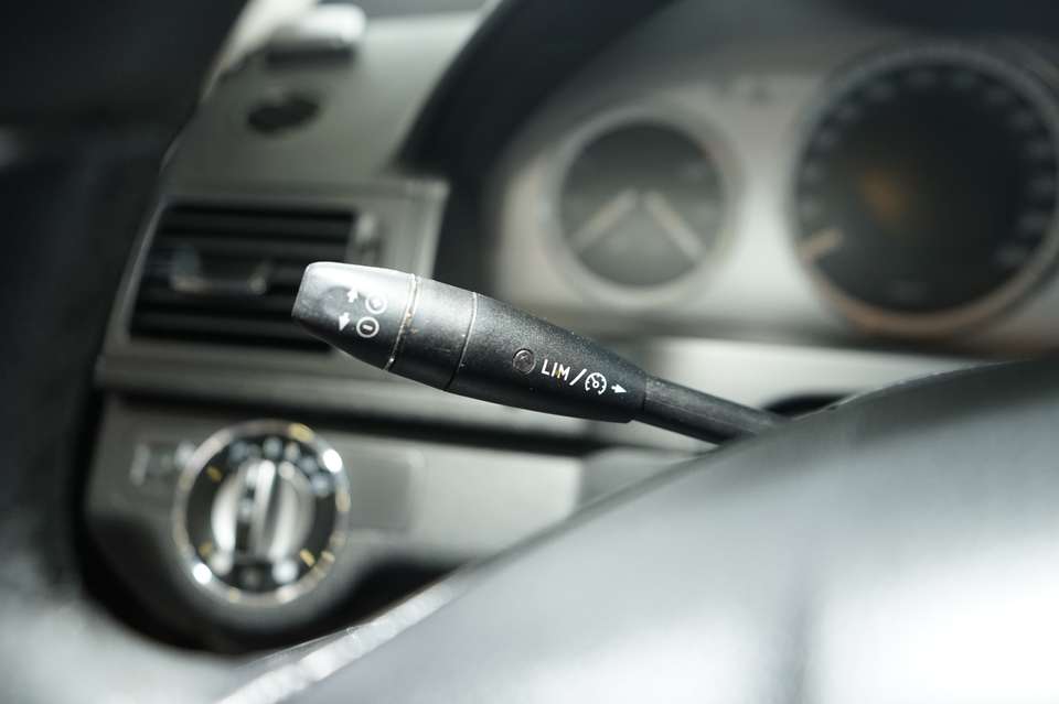 Mercedes-Benz C 320 - Imagem 13