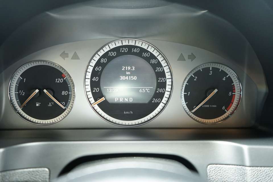 Mercedes-Benz C 320 - Imagem 15