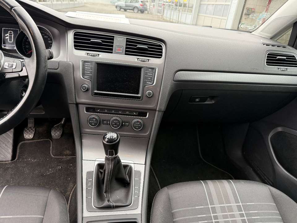 Volkswagen Golf - Imagem 14