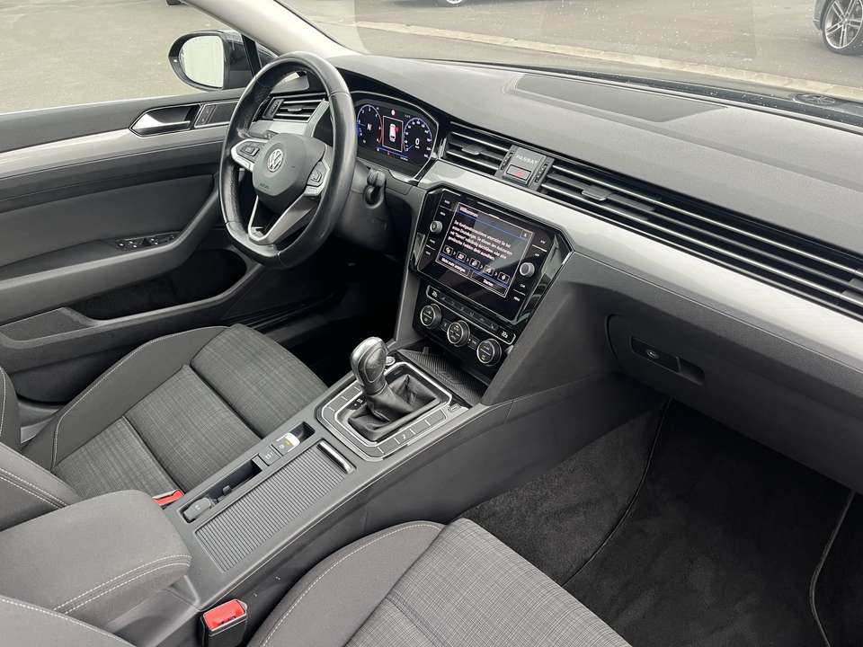 Volkswagen Passat Variant - Imagem 12