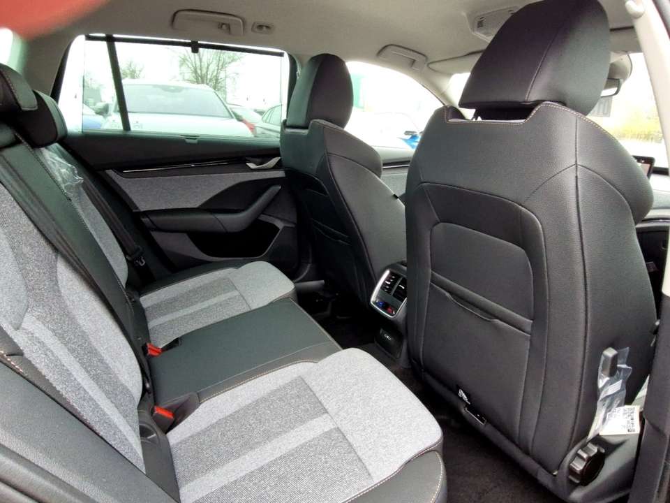 Skoda Octavia - Imagem 9