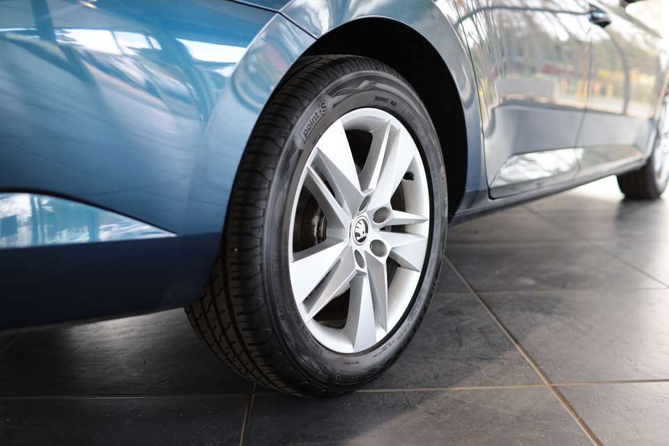 Skoda Superb - Imagem 7