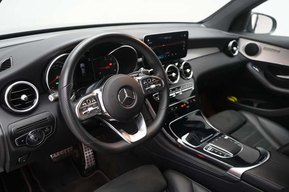 Mercedes-Benz GLC 220 - Imagem 11