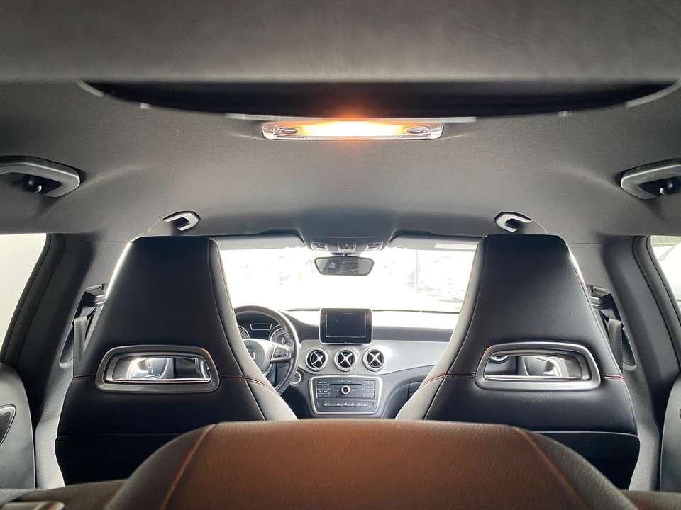 Mercedes-Benz CLA 180 - Imagem 9