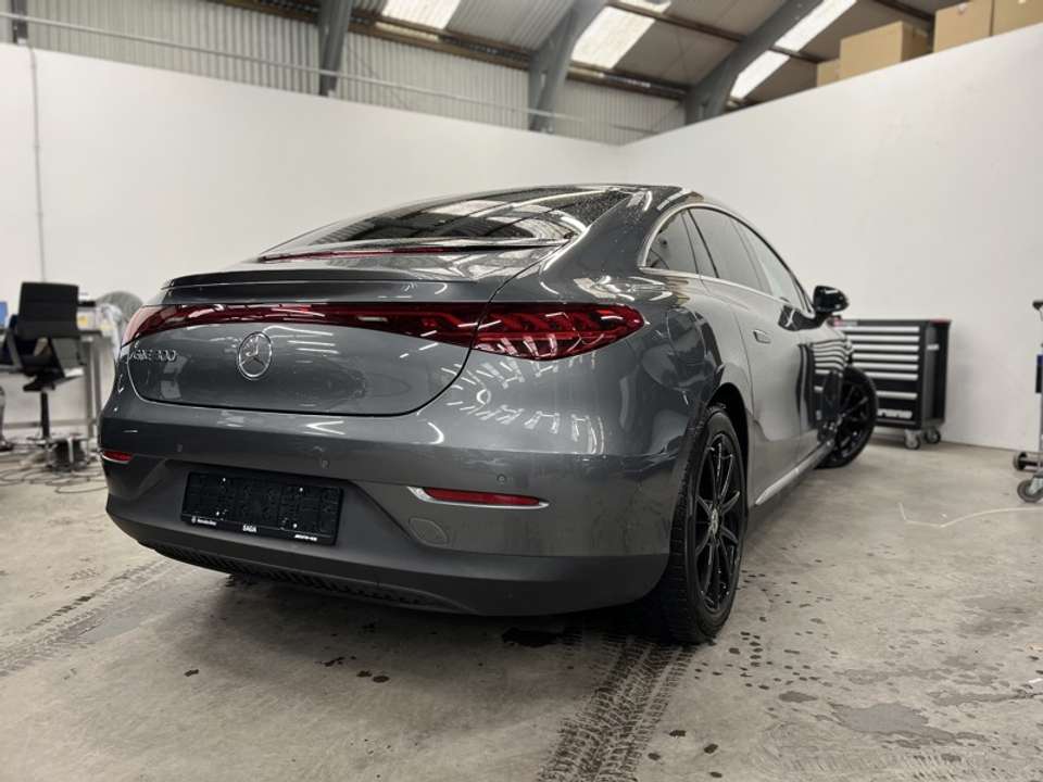 Mercedes-Benz EQE 300 - Imagem 2