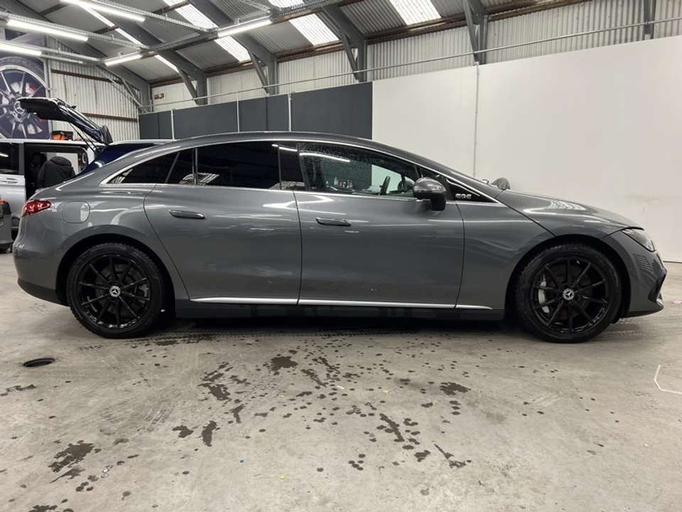 Mercedes-Benz EQE 300 - Imagem 4