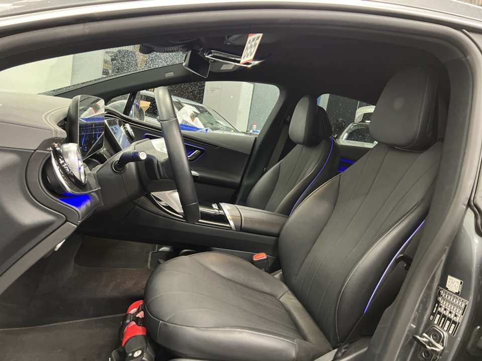 Mercedes-Benz EQE 300 - Imagem 5