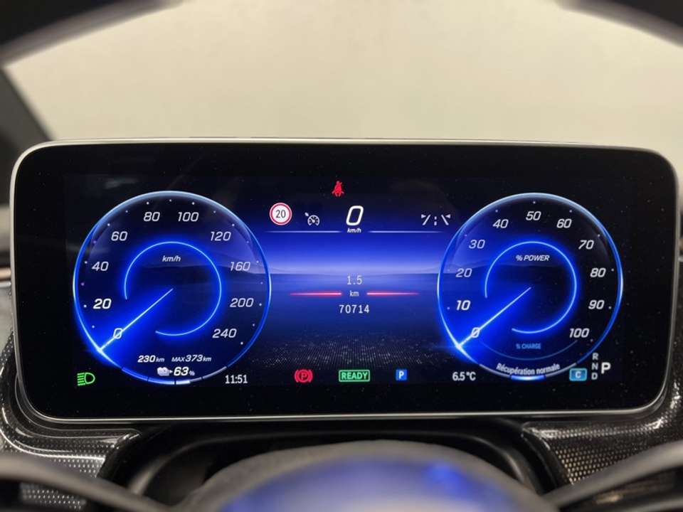 Mercedes-Benz EQE 300 - Imagem 7