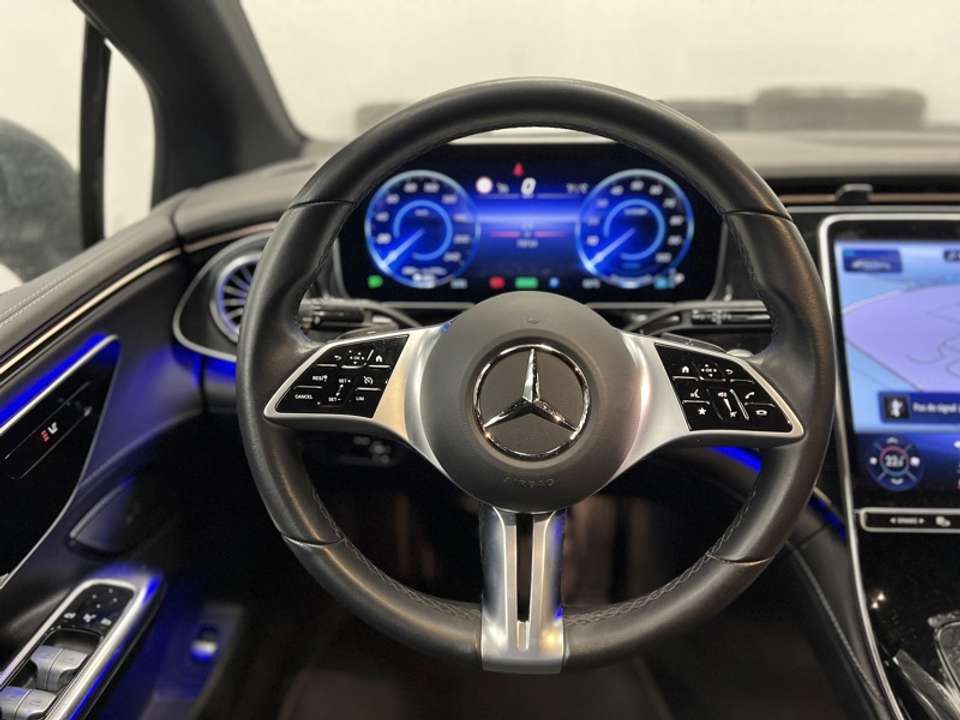 Mercedes-Benz EQE 300 - Imagem 8