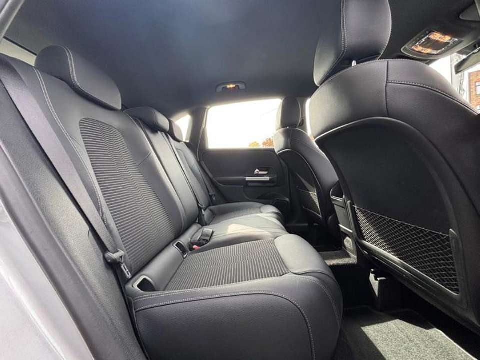 Mercedes-Benz B 180 - Imagem 9