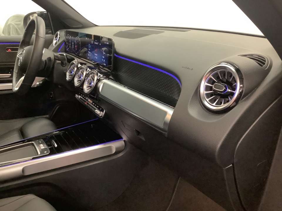 Mercedes-Benz GLB 180 - Imagem 10