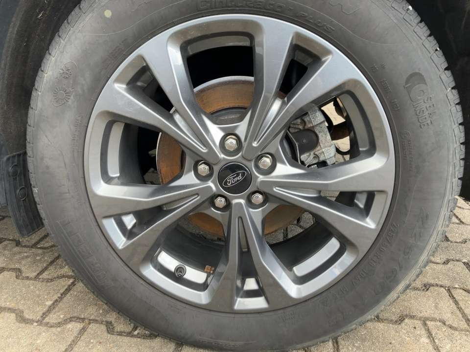 Ford Kuga - Imagem 12