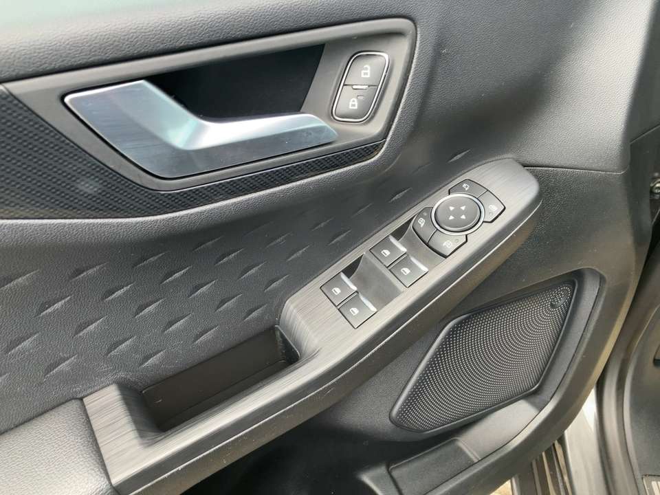 Ford Kuga - Imagem 13