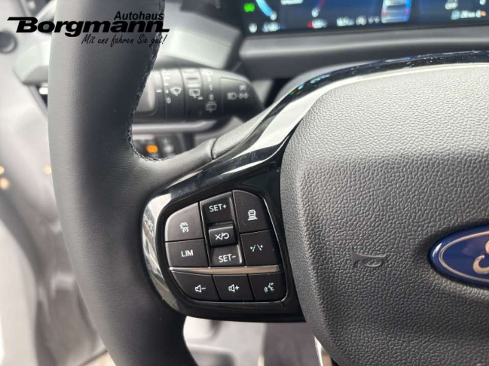 Ford Tourneo Custom - Imagem 11