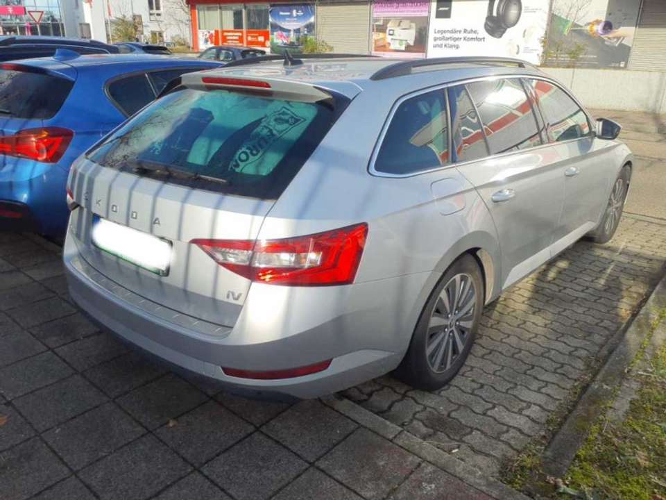 Skoda Superb - Imagem 2