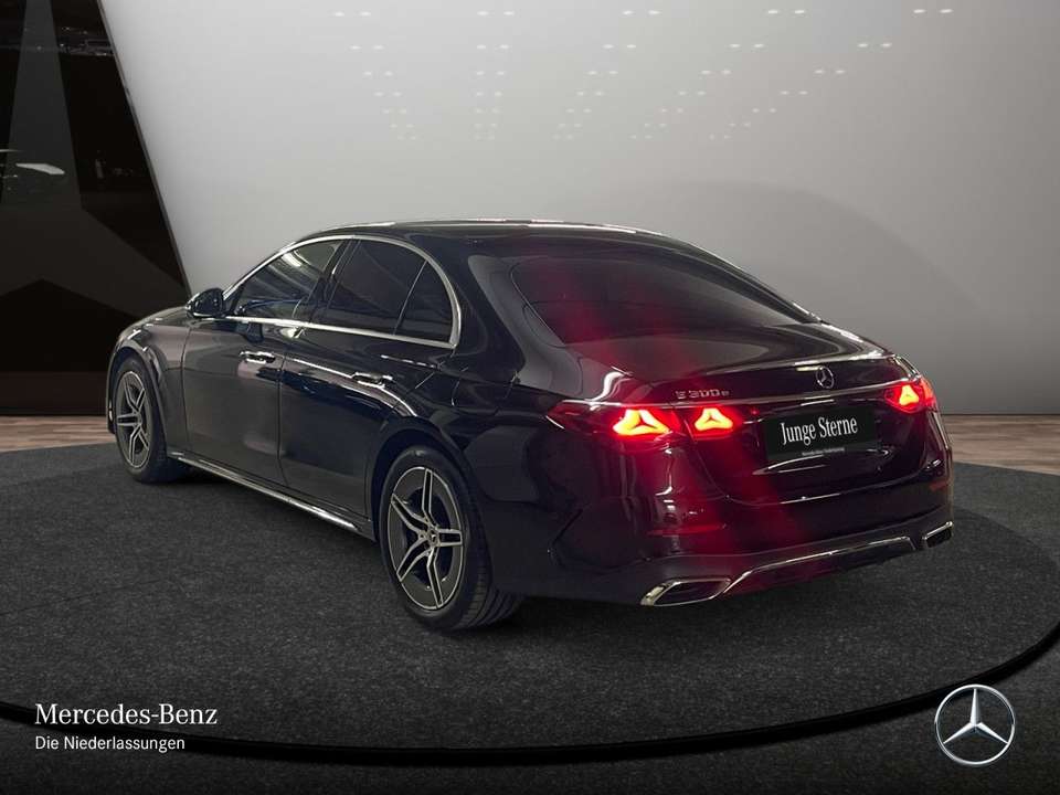 Mercedes-Benz E 300 - Imagem 10