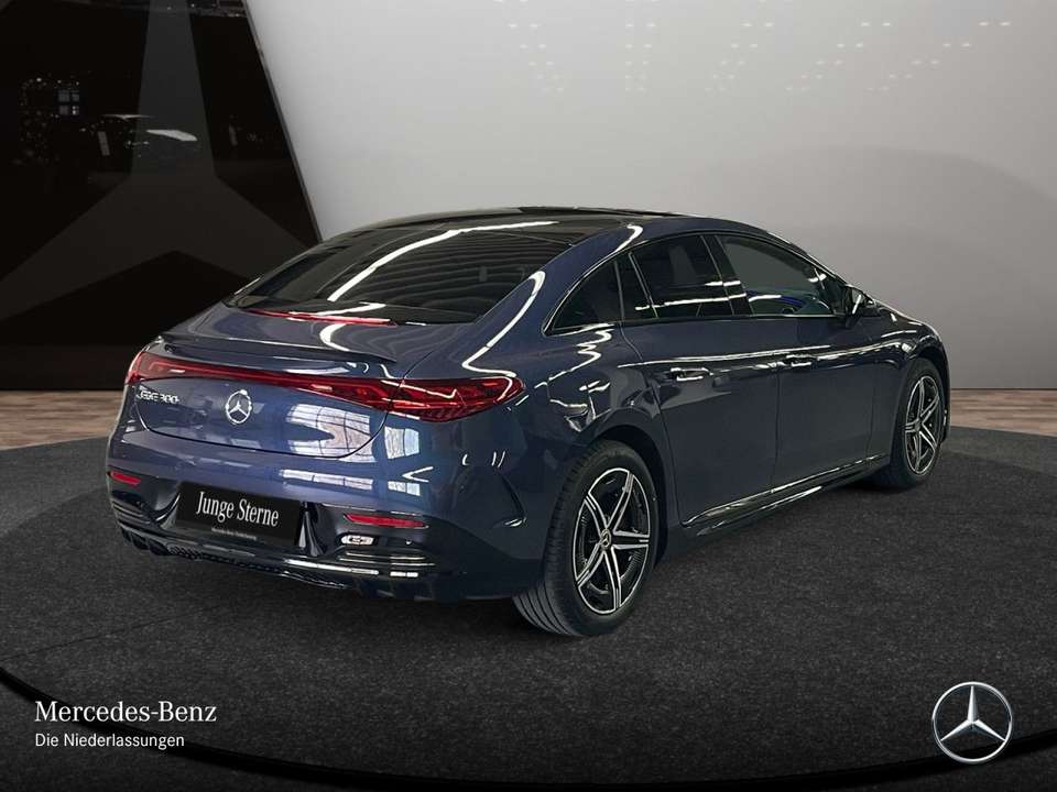 Mercedes-Benz EQE 300 - Imagem 8