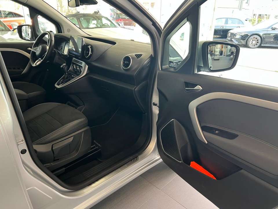 Mercedes-Benz T-Class - Imagem 10