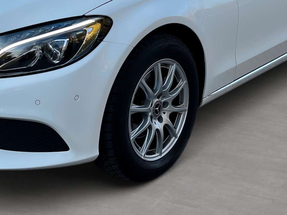 Mercedes-Benz C 180 - Imagem 6