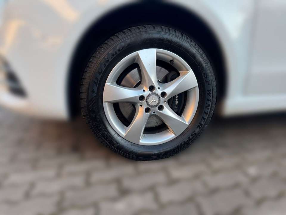 Mercedes-Benz V 250 - Imagem 6