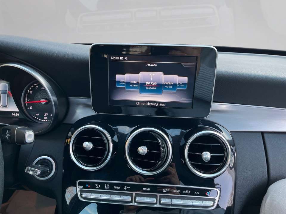 Mercedes-Benz C 180 - Imagem 9