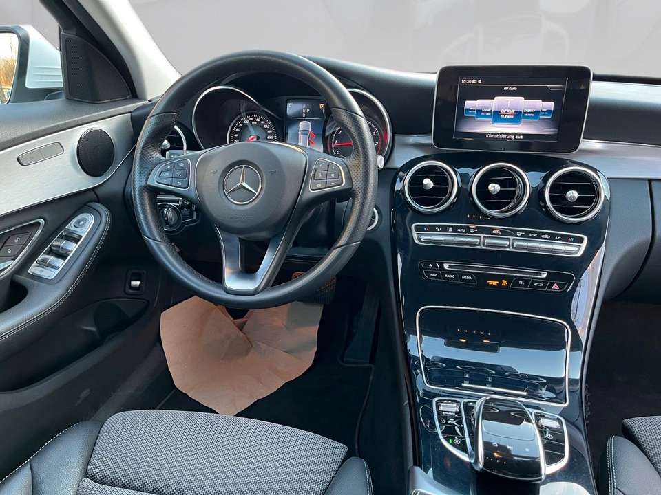 Mercedes-Benz C 180 - Imagem 10