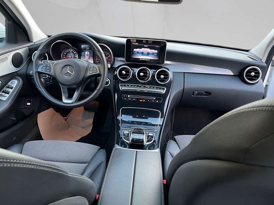 Mercedes-Benz C 180 - Imagem 11