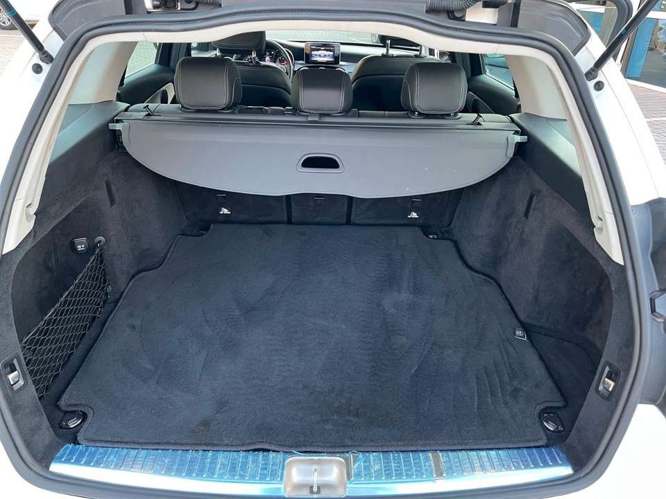 Mercedes-Benz C 180 - Imagem 12