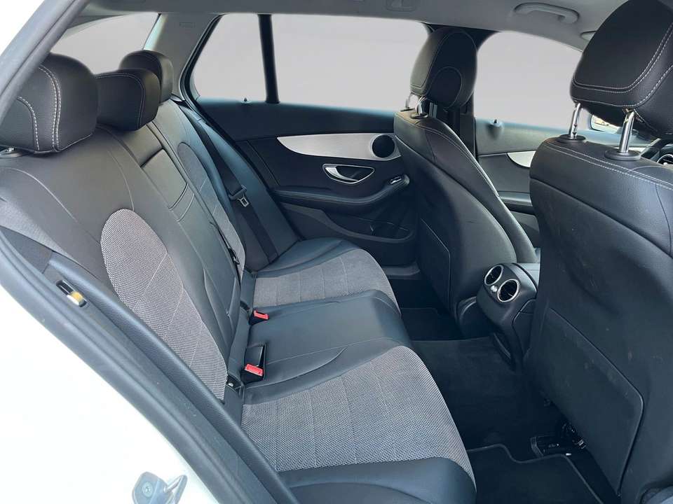 Mercedes-Benz C 180 - Imagem 13
