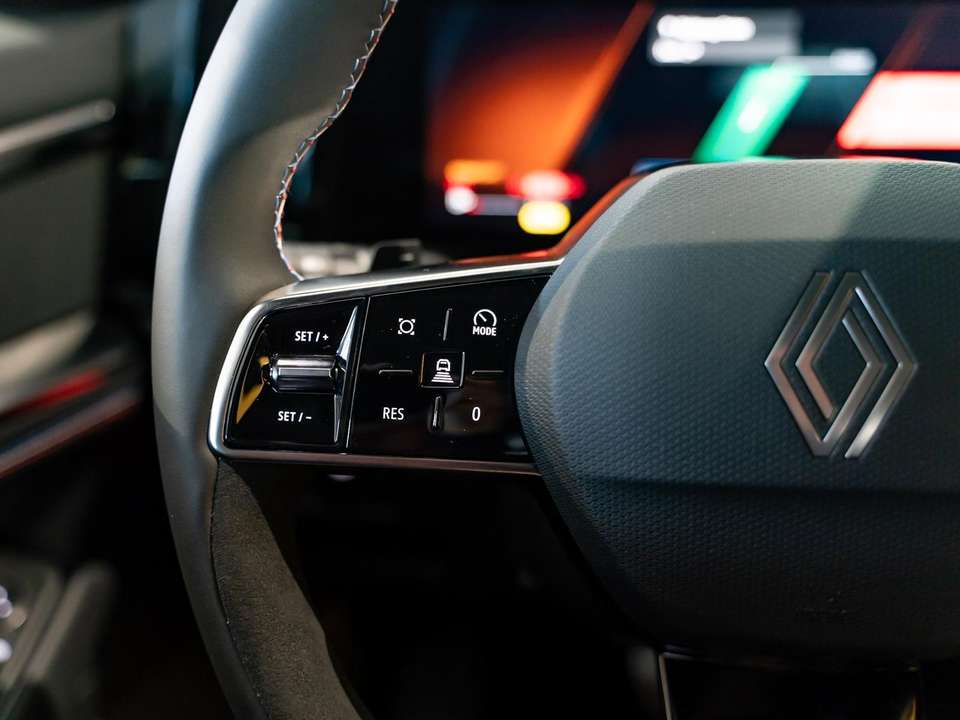 Renault Rafale - Imagem 12