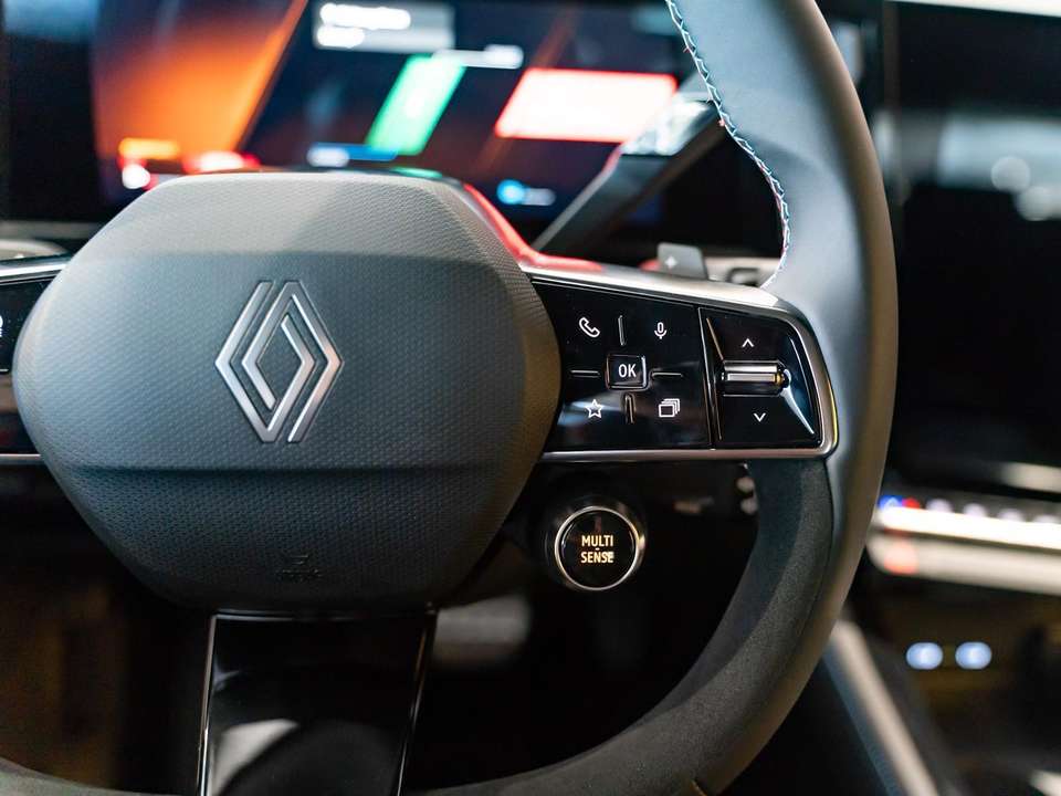 Renault Rafale - Imagem 13