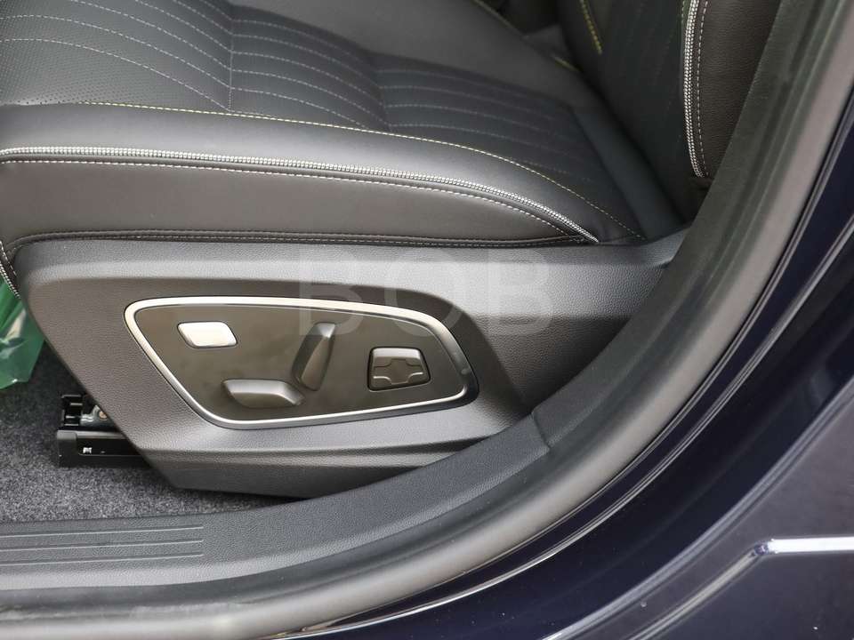 Renault Megane E-Tech - Imagem 13