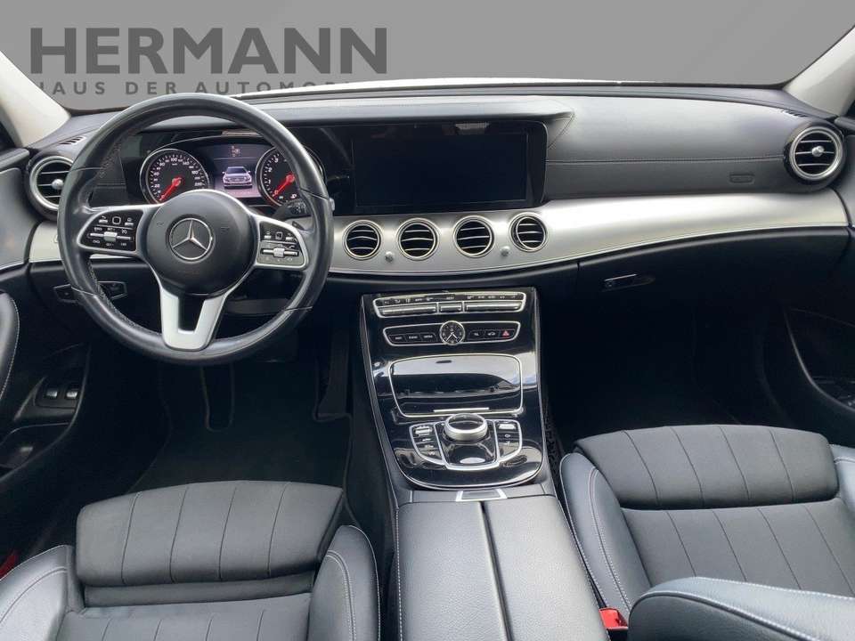 Mercedes-Benz E 200 - Imagem 10