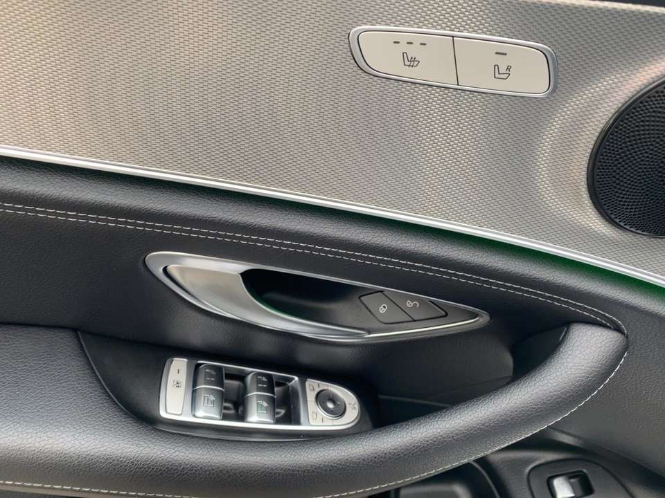 Mercedes-Benz E 200 - Imagem 14