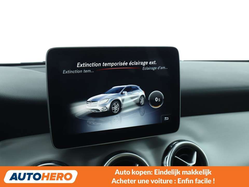 Mercedes-Benz GLA 180 - Imagem 12