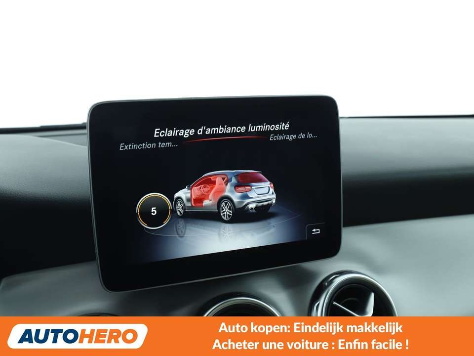 Mercedes-Benz GLA 180 - Imagem 13