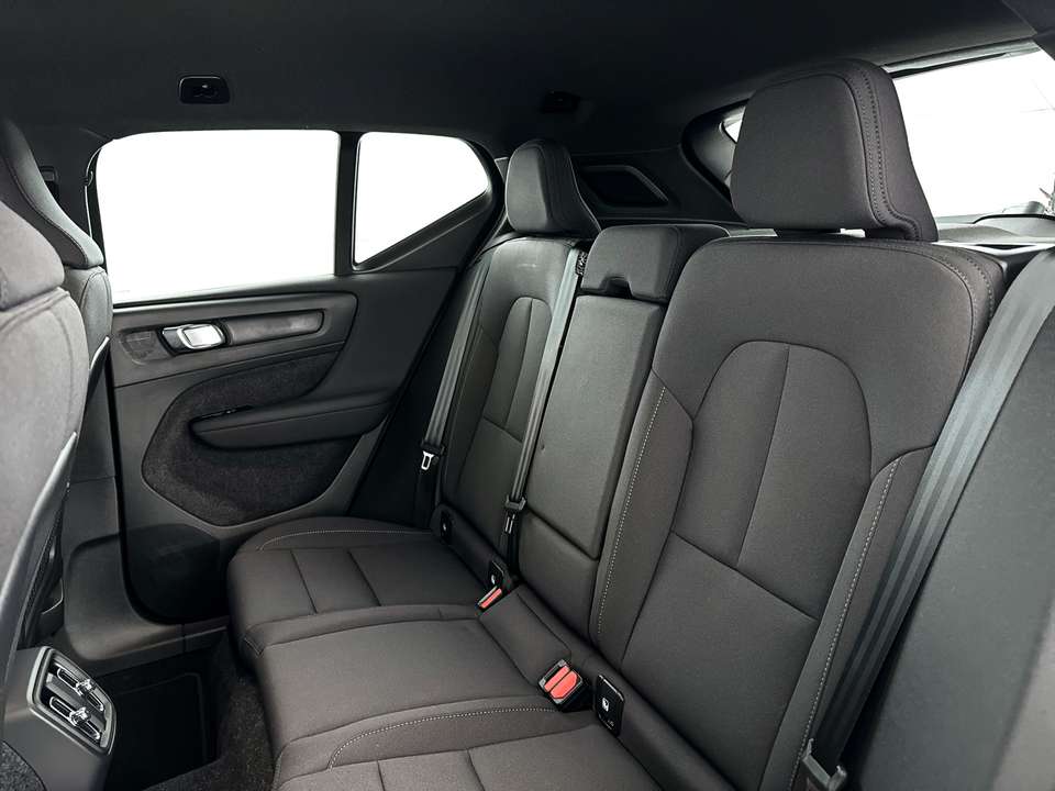 Volvo EX40 - Imagem 11