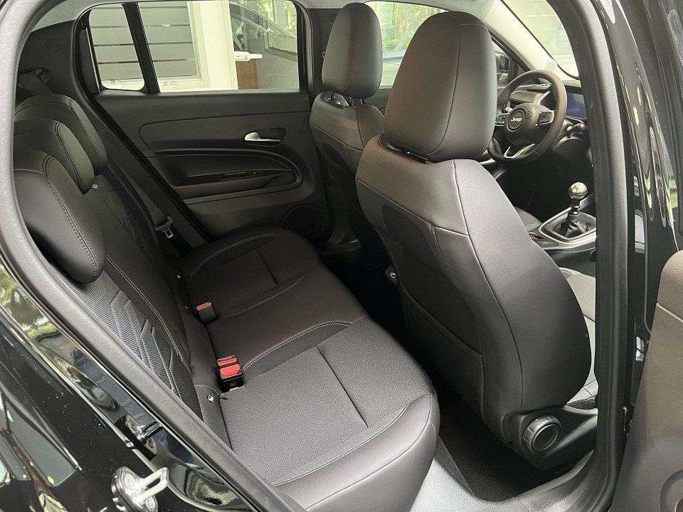 Jeep Avenger - Imagem 10