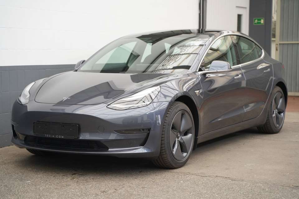 Tesla Model 3 - Imagem 2