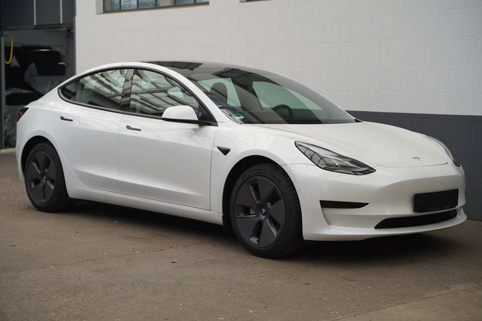 Tesla Model 3 - Imagem 4