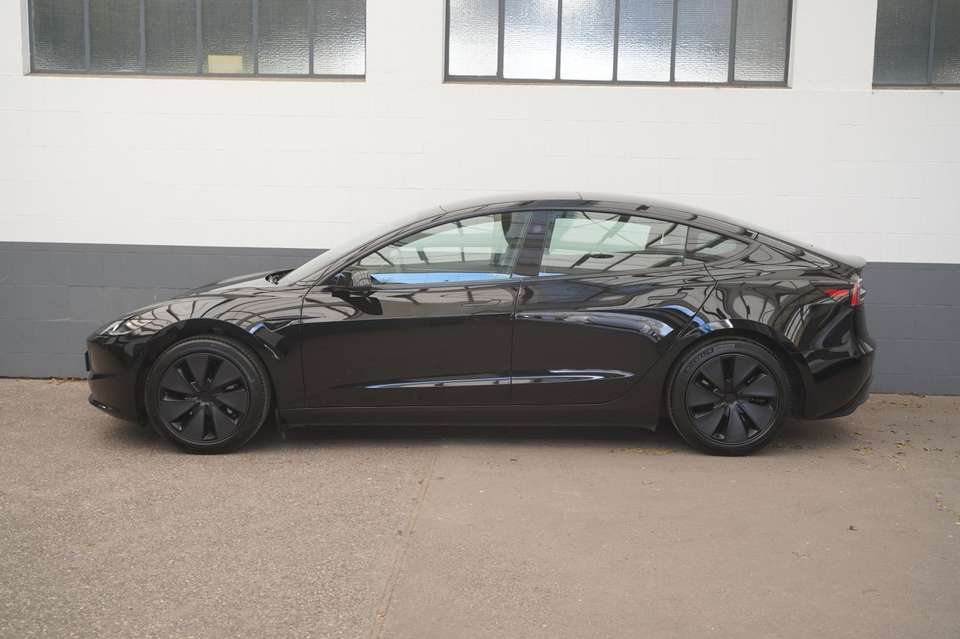 Tesla Model 3 - Imagem 4