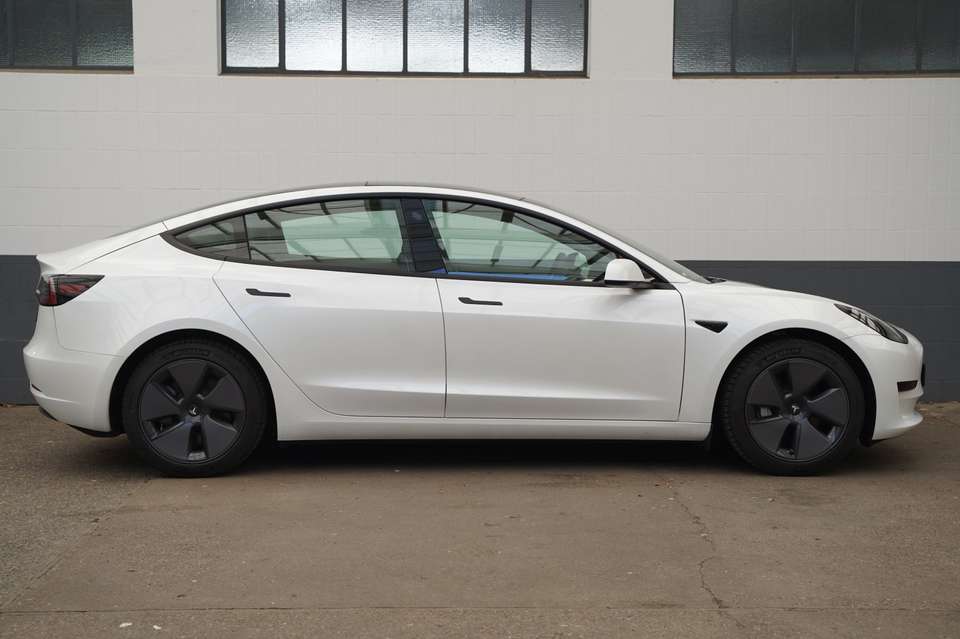 Tesla Model 3 - Imagem 5