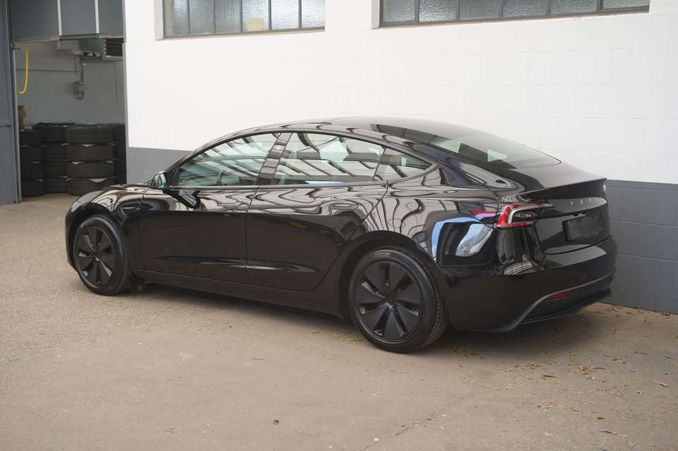 Tesla Model 3 - Imagem 5