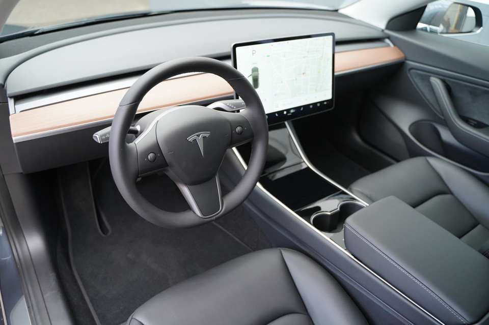 Tesla Model 3 - Imagem 6