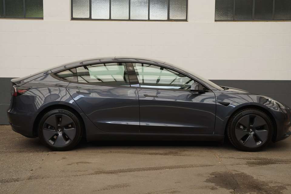 Tesla Model 3 - Imagem 8