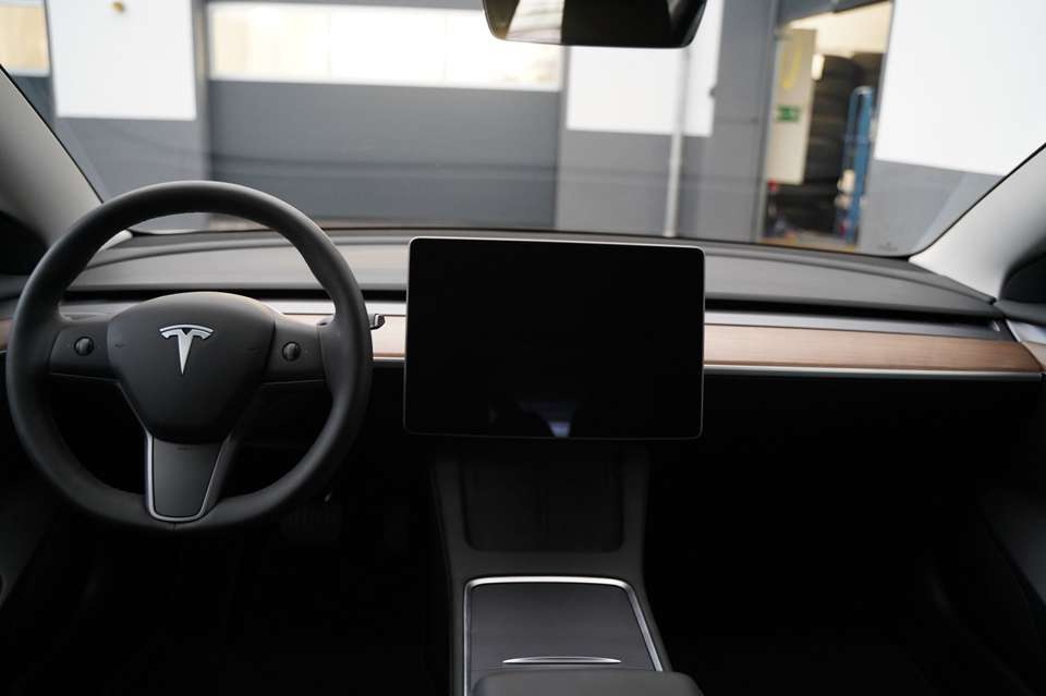 Tesla Model 3 - Imagem 9